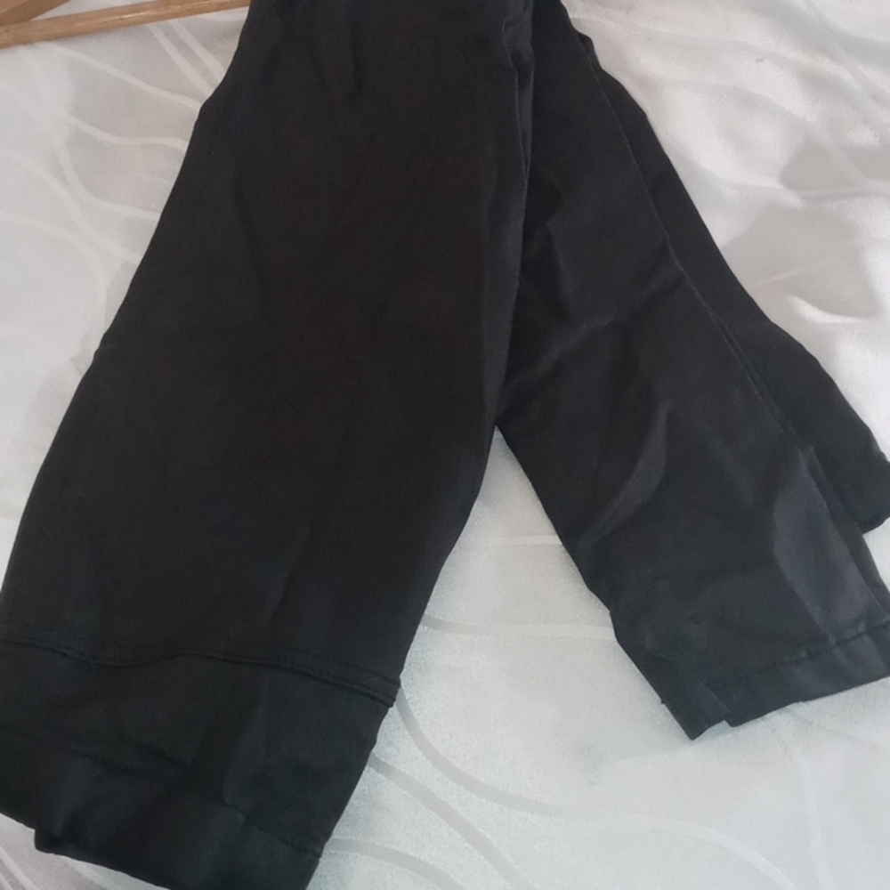 Clothes - Picture 7 of 8